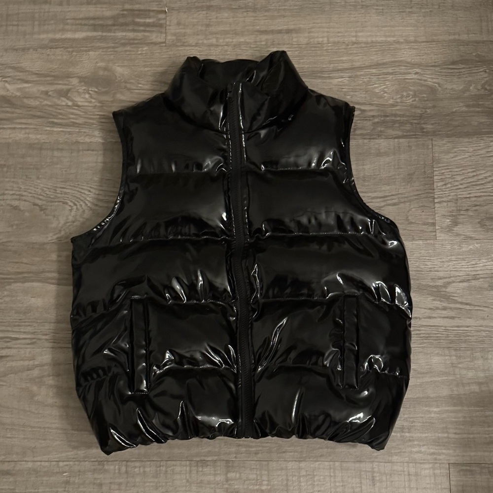NWT BB Dakota Steve Madden Black Cloud Shine Puffer Vest Size Small - Picture 2 of 9